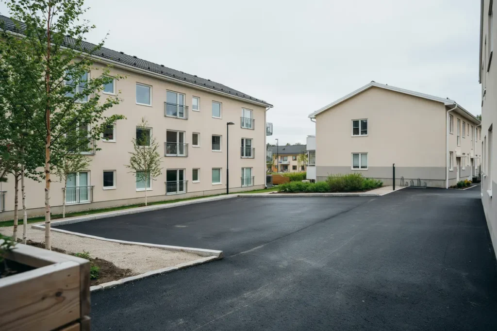 asfaltering av g ngv g och v ndplan i fittja botkyrka